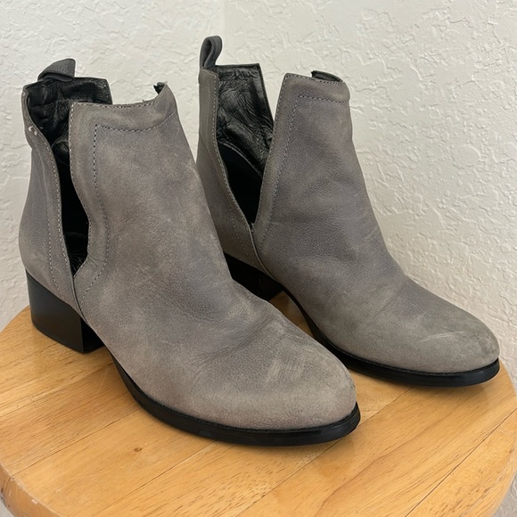 Jeffrey Campbell ankle booties - Picture 1 of 6